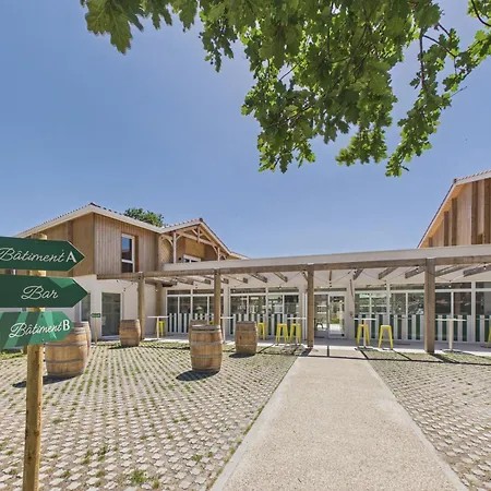 Ondine - Pour 6 - Piscine Commune